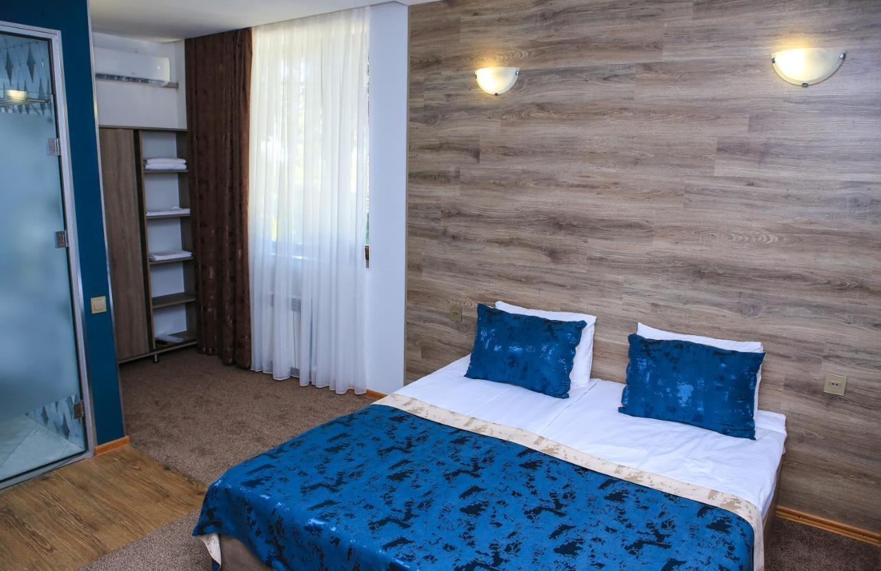 Evim Otel Загатала Экстерьер фото