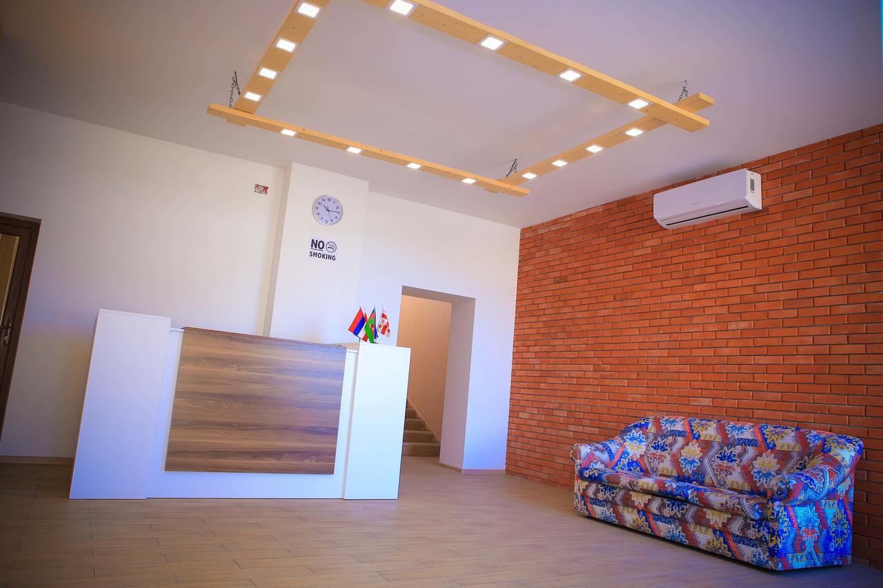Evim Otel Загатала Экстерьер фото