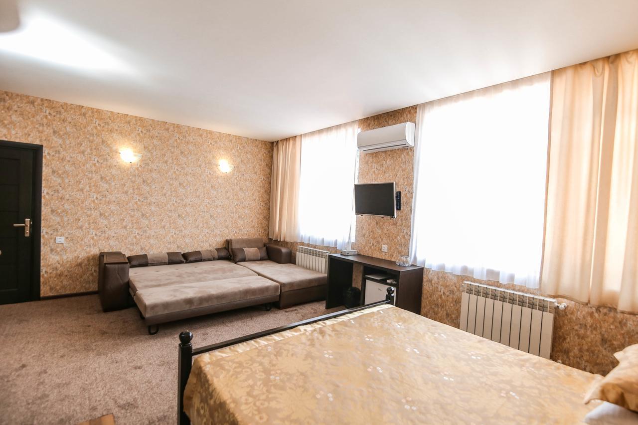 Evim Otel Загатала Экстерьер фото