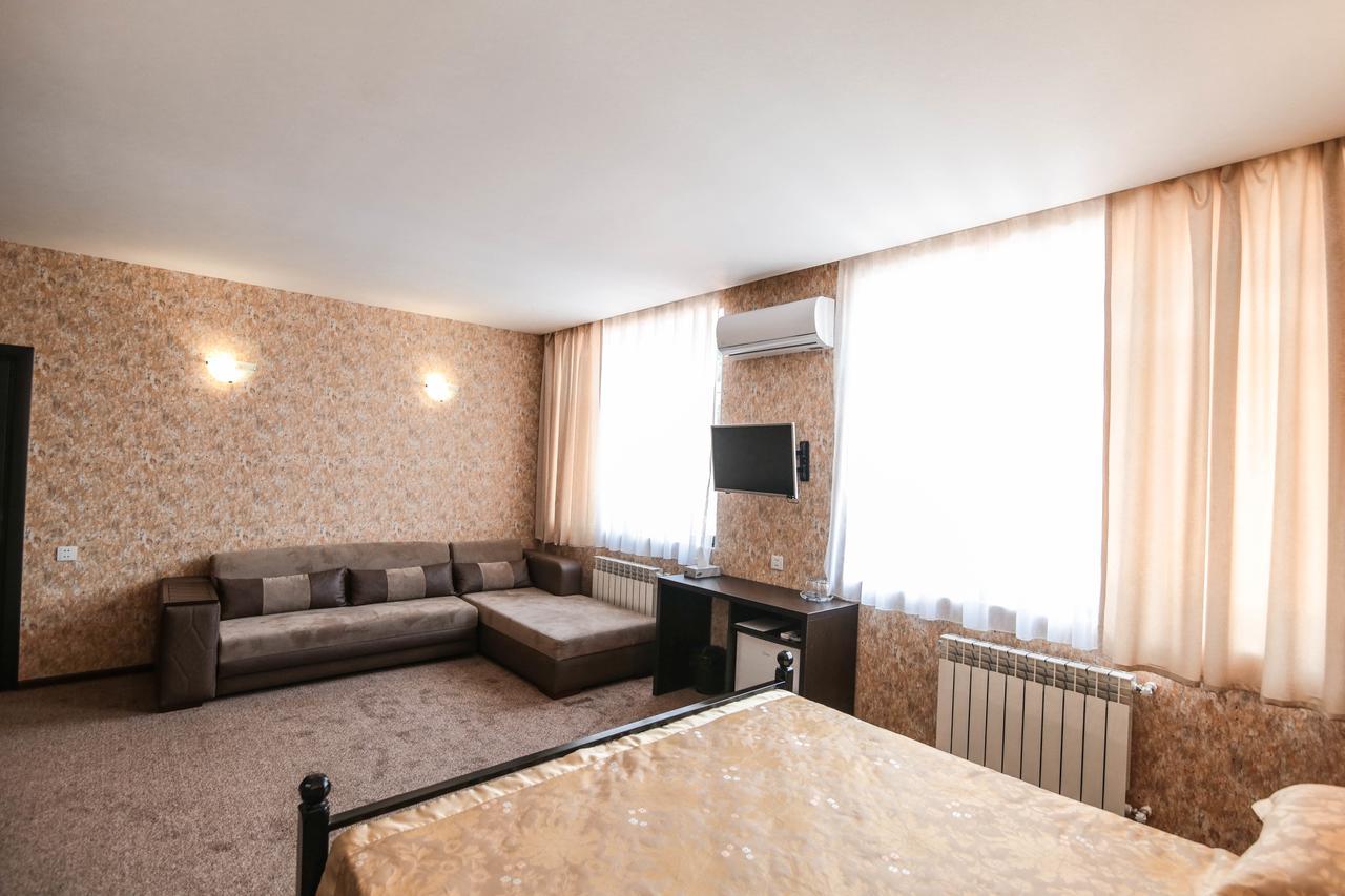Evim Otel Загатала Экстерьер фото